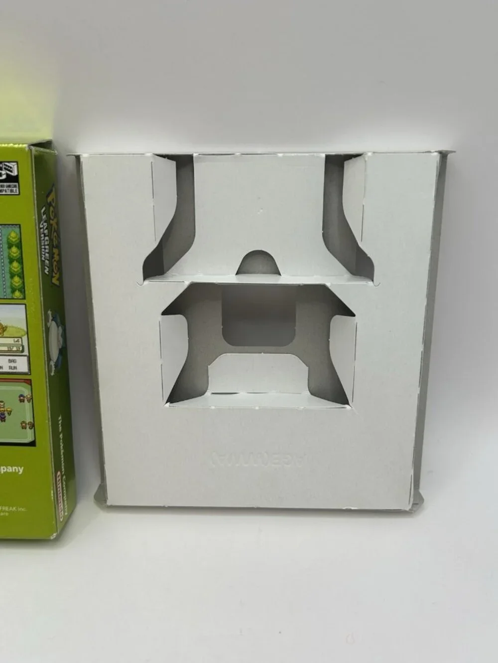 Pokemon LeafGreen (Nintendo Gameboy Advance, 2004) GBA Authentic Box Manuals Vtg